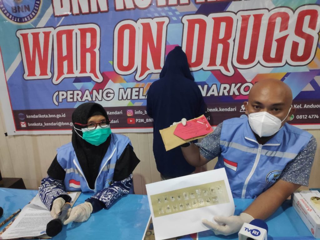 Miliki Narkotika, Seorang Wanita di Tangkap BNN Kota Kendari