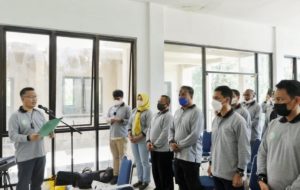 Sulkarnain Kukuhkan Pengurus IKA-FEB UHO Periode 2021-2024