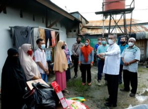 Wali Kota Kendari Sambangi Korban Kebakaran di Kelurahan Anduonohu