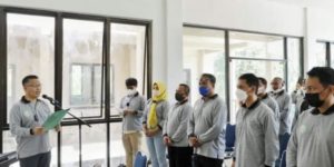 Kukuhkan IKA FEB UHO, Sulkarnain Kadir: Semoga Pengukuhan Ini Bisa Memaksimalkan Potensi Para Alumni