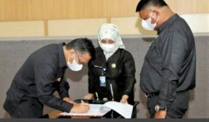 DPRD Bersama WaliKota Kendari Setujui Raperda Perubahan APBD 2021