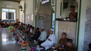 Bappeda Kota Kendari Peringati Maulid Nabi bersama Pengurus Masjid Fastabiqul Khaerat Kecamatan Baruga