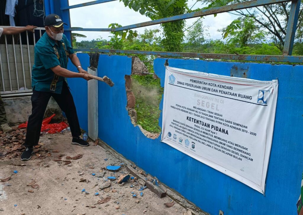 Langgar Tata Ruang, Pemkot Kendari Eksekusi Lahan Warkop Haji Anto