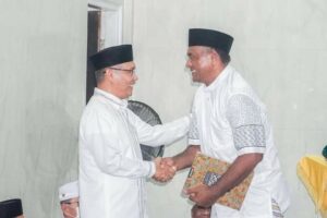 Safari Ramadhan Wali Kota Kendari Salurkan Puluhan Paket Sembako dan Al-Quran