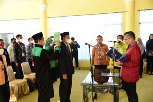 Gantikan Nahwa Umar, Agus Salim Resmi Dilantik Sebagai Pj Sekda Kota Kendari