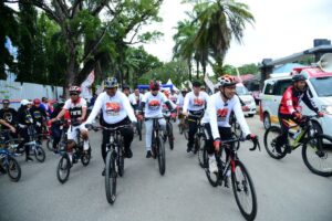Wali Kota Kendari Gowes Barsama Masyarakat Dalam HUT Kota Kendari ke 191