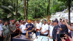 Atasi Kendala Telekomunikasi di Desa Wisata Air Terjun Moramo Sumbersari, Menteri Sandiaga Uno Segera Siapkan Tower Telekomunikasi