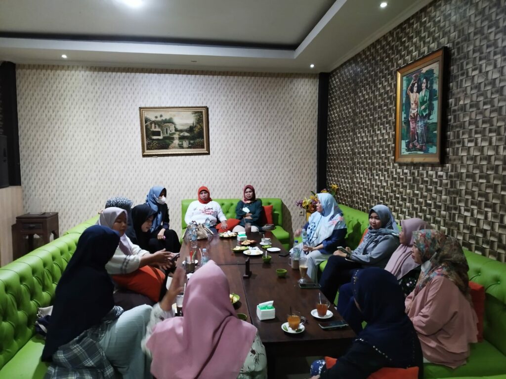 Gelar Rapat Pelantikan, MW Forhati Sultra Komitmen Mewujudkan Perempuan Berkarakter dan Berdaya Saing