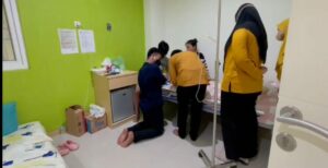 Keluarga Pasien Balita Gejala Gagal Ginjal Keluhkan Pelayanan RS Tiara Sentosa