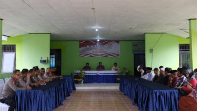 Jumat Curhat Bersama Dir Intelkam Polda Sultra, Warga Abeli Keluhkan Aktivitas Dump Truck Pemuat Pasir