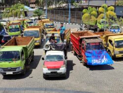 Ratusan Sopir Dump Truck di Sultra Protes Kebijakan Pemerintah Soal Pembatasan Tonase Pemuatan