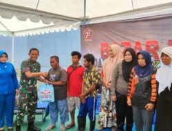 Peringati HUT TNI ke-78, Lanal Kendari Bagikan Ratusan Paket Sembako Untuk Masyarakat di 4 Kelurahan