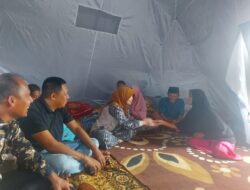 Ketua TP PKK Koltim Salurkan Bantuan Untuk Korban Kebakaran di Desa Atolanu