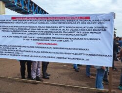 Tuntutan Diacuhkan PT SKS, Warga Desa Lalimbue Jaya Tutup Akses Jalan
