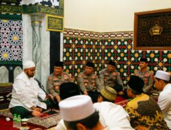 Tim NCS Polri Sambangi Habib Syech: Sampaikan Pesan Damai untuk Pesta Demokrasi