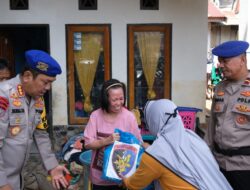 Ditpolairud Polda Sultra Berikan Bantuan bagi Korban Banjir di Jalan Lasolo