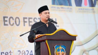 Kembangkan UMKM di Koltim, Bupati Abd Azis Buka Acara KREF