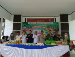 Warga Lalolae Sambut Gembira Program Belanja Murah Pemda Koltim