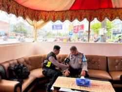 Dukung Kelancaran Arus Mudik, Subsatgas Banops Biddokkes Polda Sultra Gelar Patroli Kesehatan di Pos PAM Pasar Baru