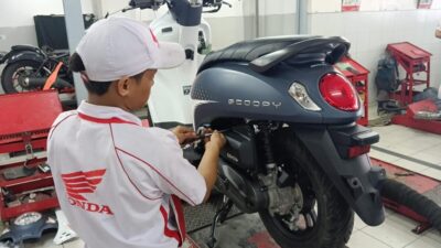 Tips Astra Motor Sulawesi Selatan: Jaga Performa Kendaraan dengan Ganti Oli Secara Berkala dan Tepat Waktu