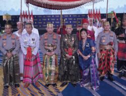 Kapolri Diberi Gelar Adat dan Pusaka oleh Dewan Adat dan Kerajaan di Sulawesi Selatan
