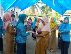 Ketua TP-PKK Koltim, Hartini Azis sambangi Posyandu Kelurahan Ladongi
