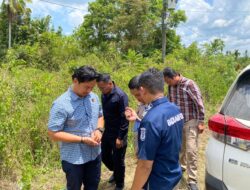 Tim Labfor Polda Sulsel Olah TKP Penyebab Retaknya Kaca Mobil Dinas Camat Baito