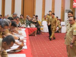 Pj. Gubernur Sultra Tandatangani Kesepakatan Bersama dengan Bupati/Walikota se-Sultra untuk Optimalisasi PAD