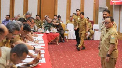 Pj. Gubernur Sultra Tandatangani Kesepakatan Bersama dengan Bupati/Walikota se-Sultra untuk Optimalisasi PAD