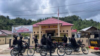 Pastikan Kelancaran Pemungutan Suara Pilkada 2024, Satgas Brimob Polda Sultra Patroli dan Sambangi Lokasi TPS