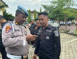 Cegah Keterlibatan dalam Judi Online, Polda Sultra Periksa Handphone Personel