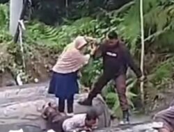 Viral Aksi Heroik Bripka Syahid Jadikan Tubuhnya Jembatan Dilintasi Ibu dan Anak di Sumbawa Barat