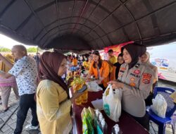 Polda Sultra Gelar Pasar Murah Jelang Ramadhan, Warga Serbu Kebutuhan Pokok