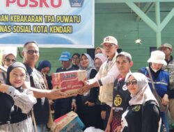Peduli Korban Kebakaran, PWI Sultra Serahkan Bantuan di TPA Puuwatu
