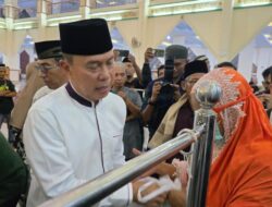 ASR Tunaikan Janji, Salurkan 150.000 Paket Sembako untuk Warga Sultra