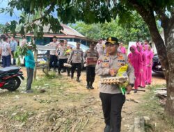 Angin Puting Beliung Terjang Desa Wuura, Kapolres Konsel Turun Beri Bantuan