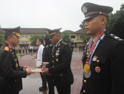 Polda Sultra Anugerahkan 36 Penghargaan di Momen Harkitnas 2025, Wakapolda Sultra: Penghargaan Ini Bukti Nyata Semangat Kebangkitan