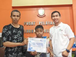 Siswa SD dan SMP di Makassar Terima Beasiswa dari Astra