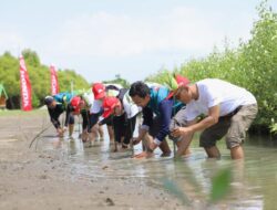 SC Squad AHM Tanam 12.000 Mangrove di Karawang