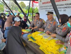 Wadirlantas Polda Sultra Pimpin Pasar Murah Beras SPHP Serentak se-Indonesia di Puuwatu