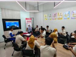 Karyawan Adira Palopo Ikuti Edukasi Safety Riding