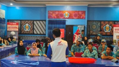Siswa SMKN 2 Pangkep Ikuti Edukasi Safety Riding Asmo Sulsel