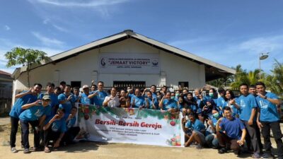 Jelang Natal 2025, Claro Kendari Gelar Bakti Bersih Gereja