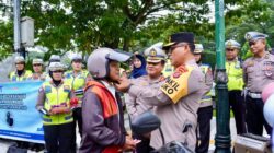 Ditlantas Polda Sultra Gelar Polantas Menyapa, Kampanye Humanis di Simpang MTQ Kendari