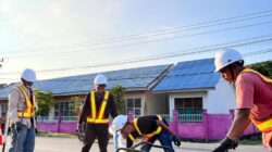 Saat Jalan Rusak, Abu Langit Pilih Bertindak