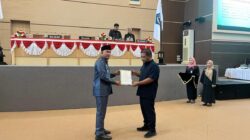 Pemkot Kendari Serahkan Raperda Pertanggungjawaban APBD 2025, DPRD Beri Sejumlah Catatan