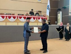 Pemkot Kendari Serahkan Raperda Pertanggungjawaban APBD 2025, DPRD Beri Sejumlah Catatan